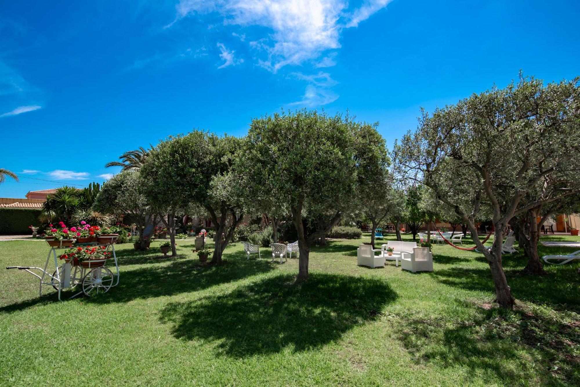 אבולה Villa Del Papiro Charme Apartments מראה חיצוני תמונה