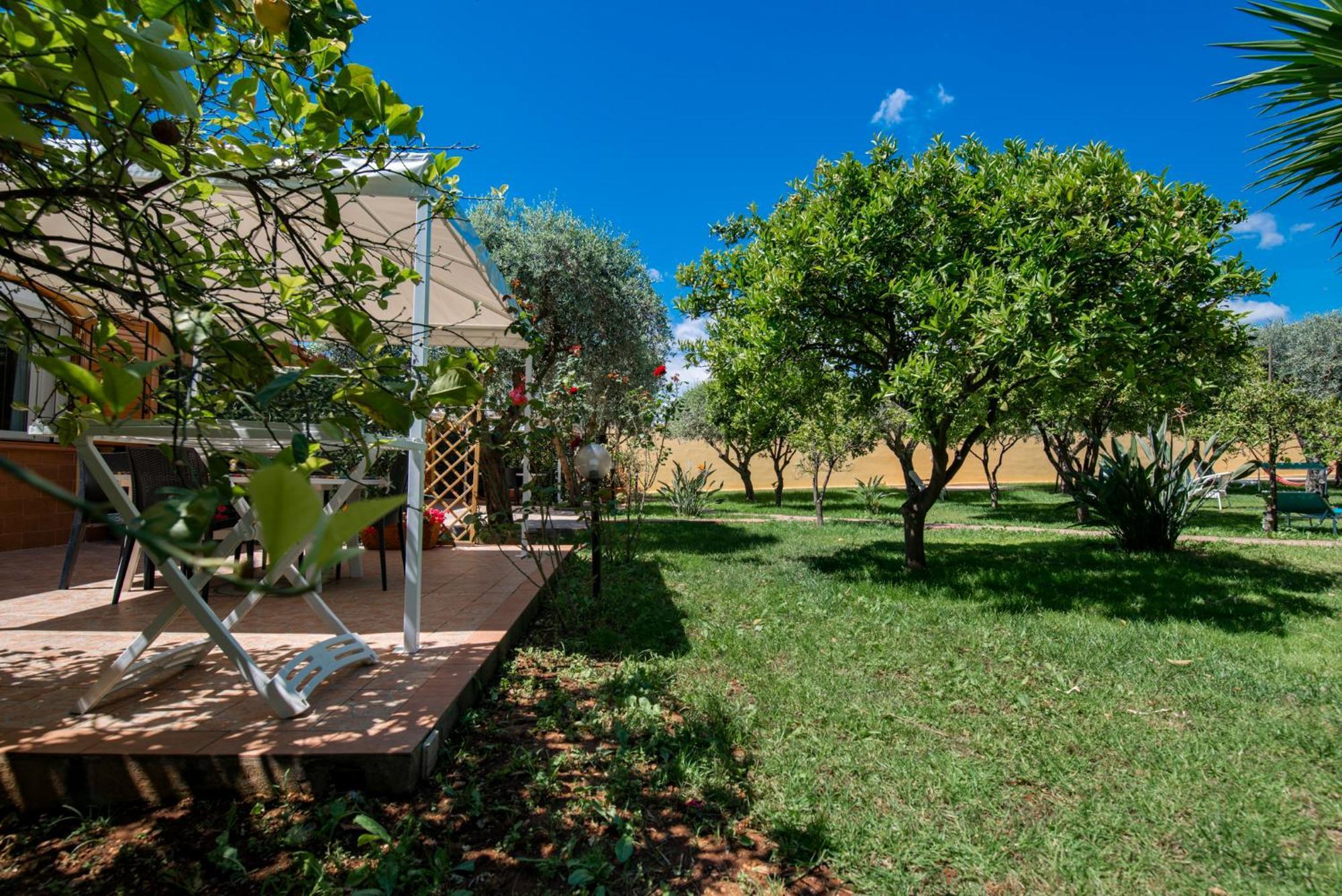 אבולה Villa Del Papiro Charme Apartments מראה חיצוני תמונה