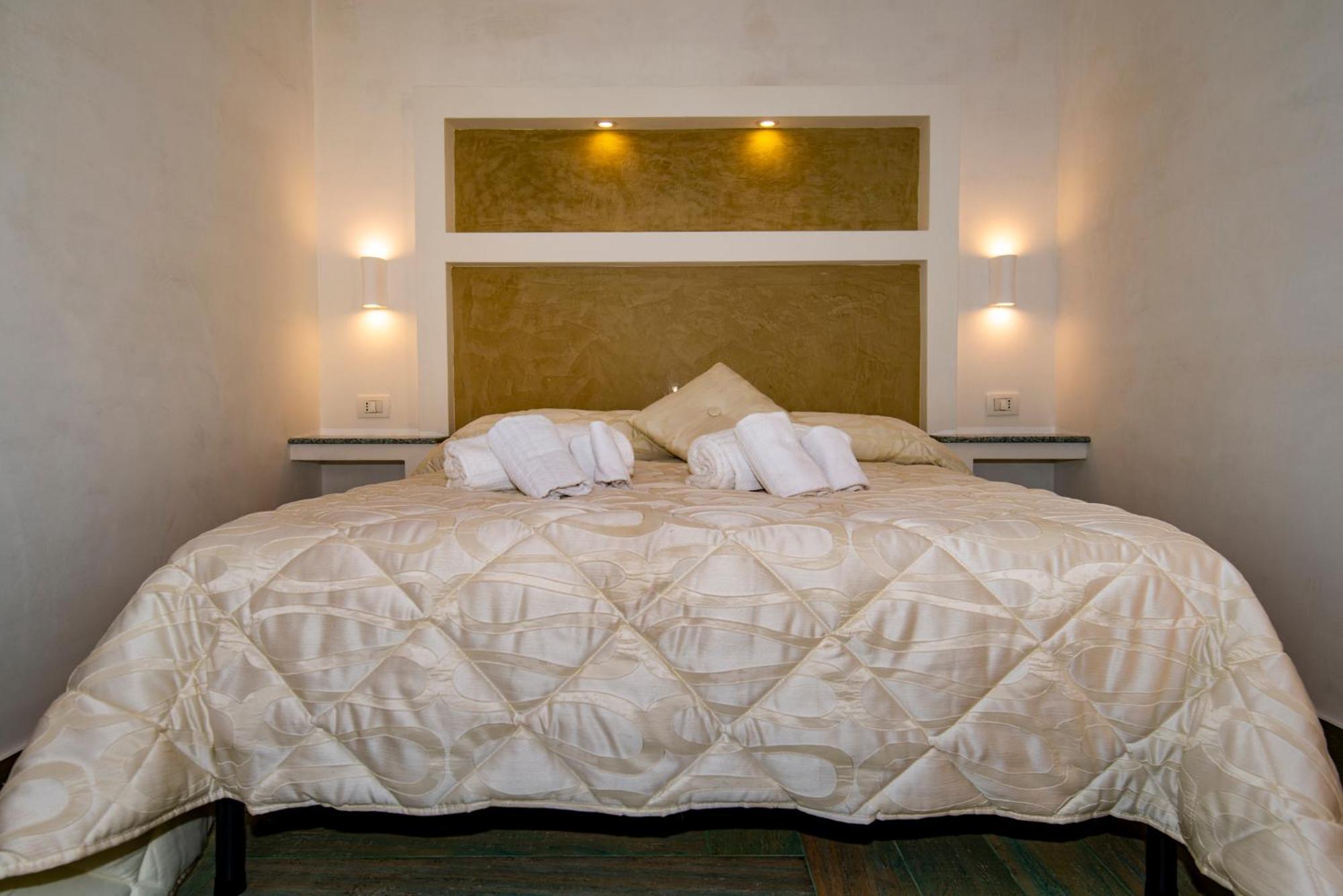 אבולה Villa Del Papiro Charme Apartments מראה חיצוני תמונה