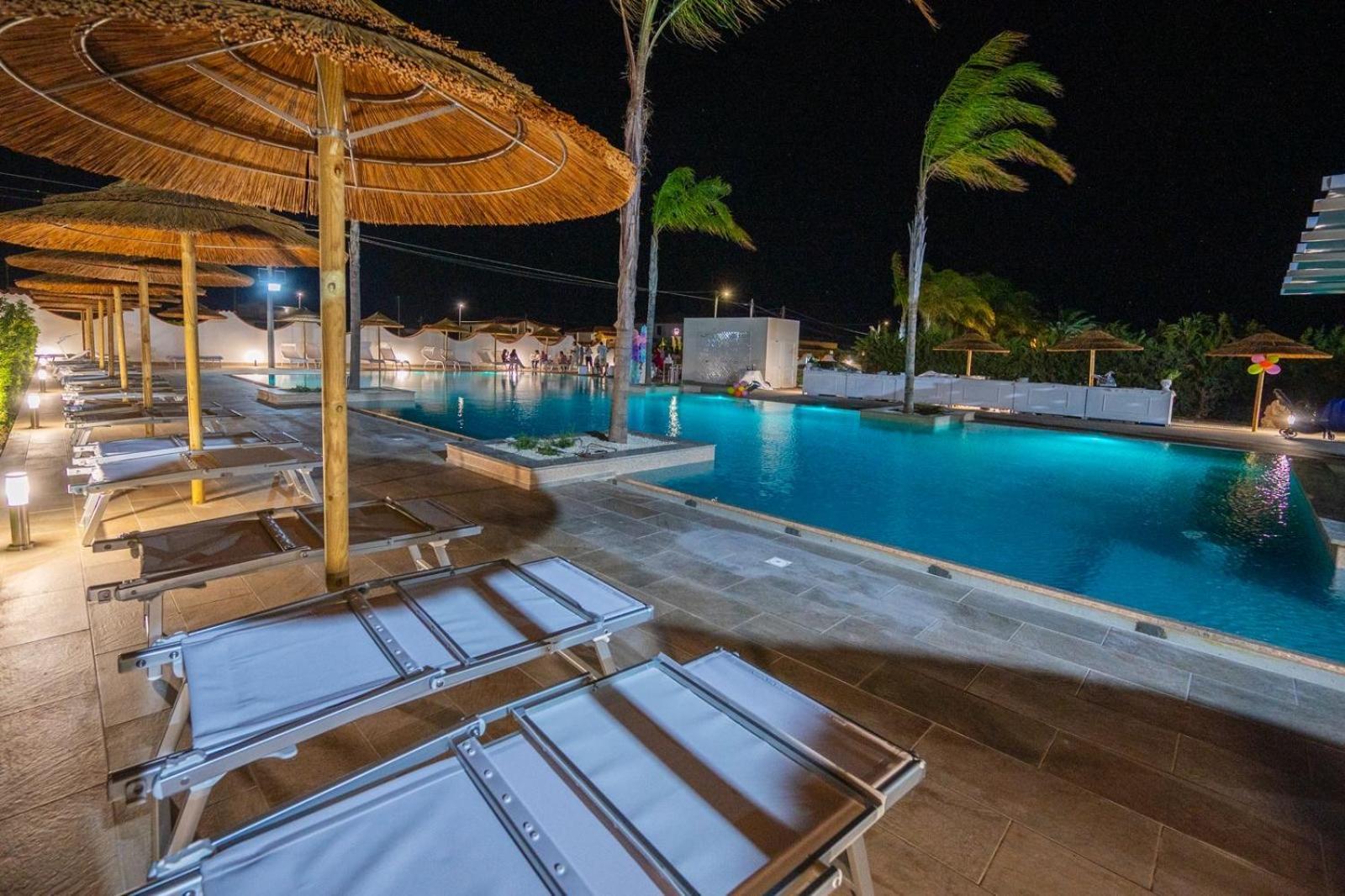 אבולה Villa Del Papiro Charme Apartments מראה חיצוני תמונה